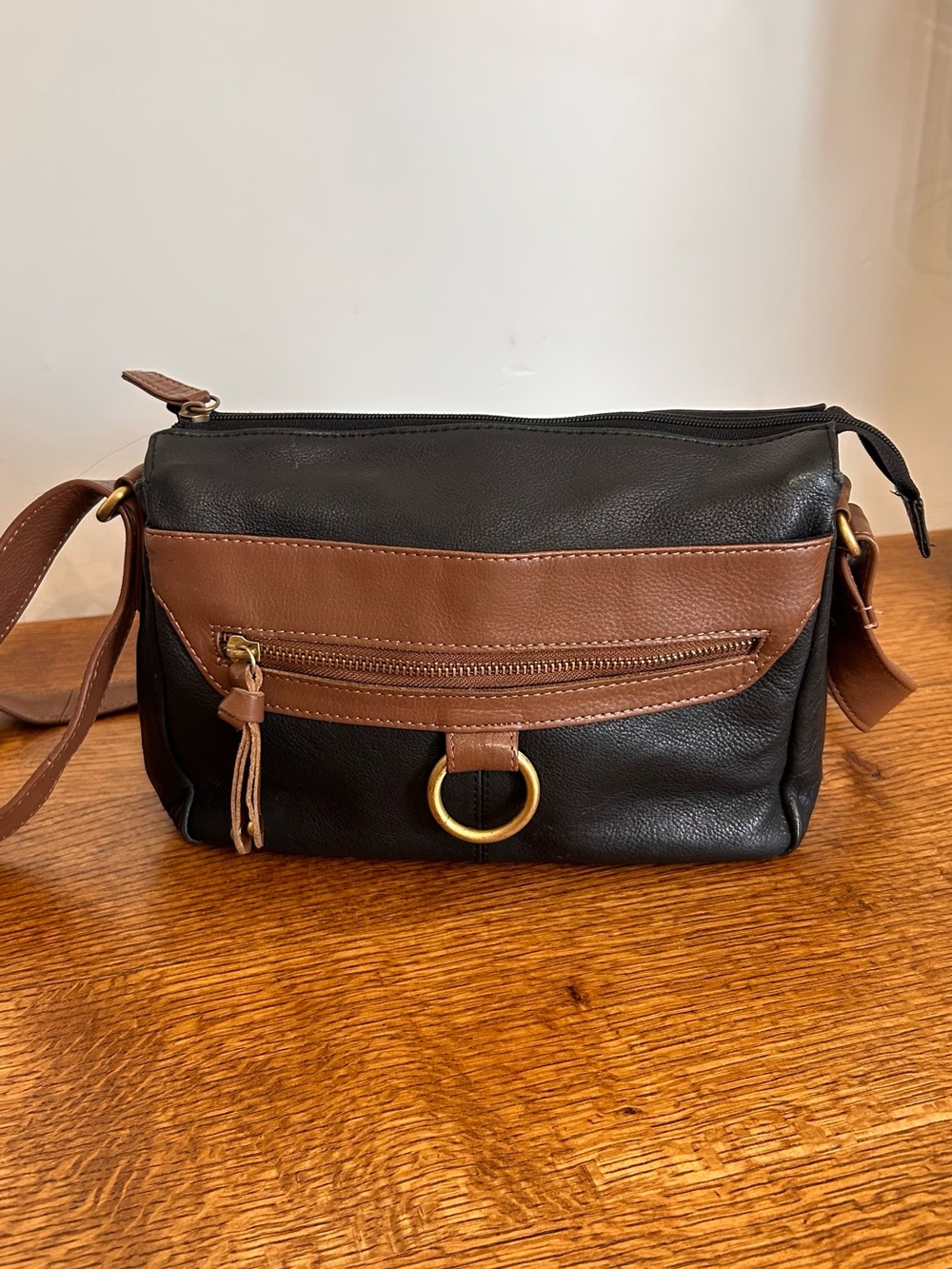 GREAT AMERICAN LEATHER WORKS 2 TONE LEATHER BAG